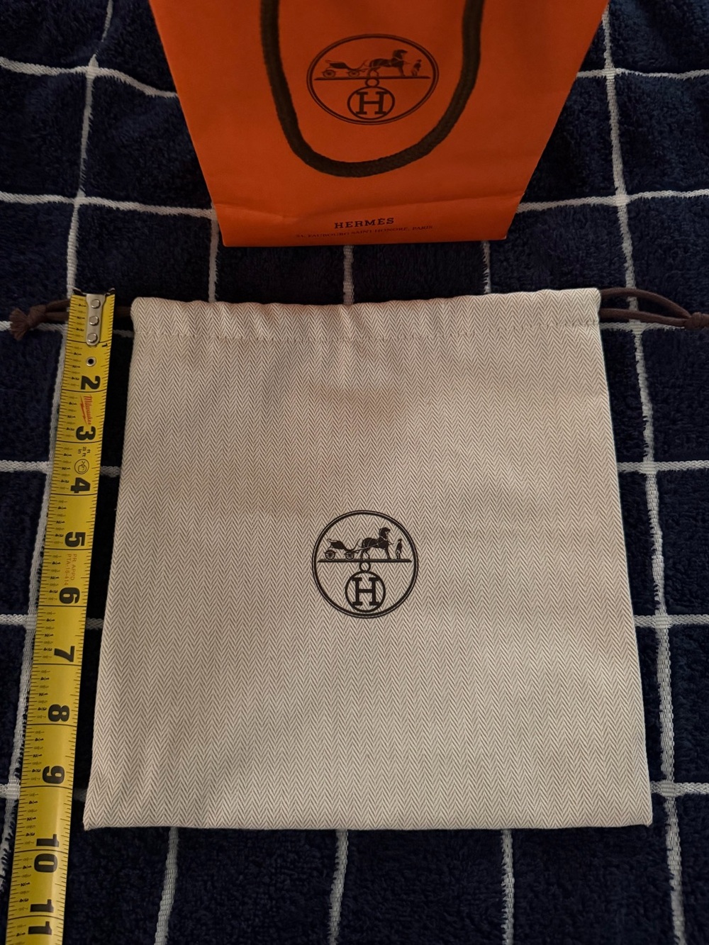 Hermès Dust Bag – Herringbone Drawstring
Authentic Hermès dust bag